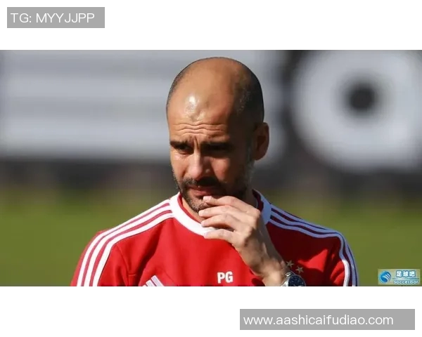 古利特经典足球球星摆件雕塑 精美收藏品 彰显足球传奇魅力