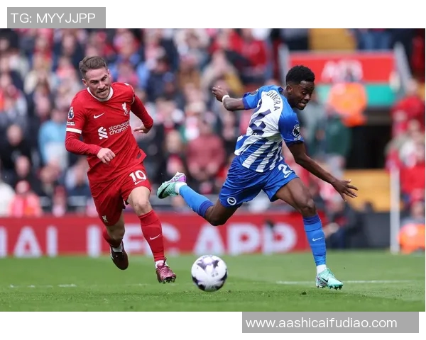 足球球星开豪车潇洒上路引发网友热议镜头感爆棚 足球球星开豪车潇洒上路引发网友热议镜头感爆棚