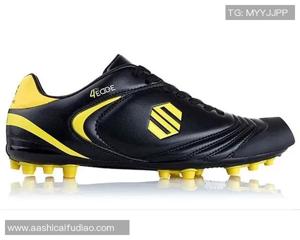 黑色足球鞋搭配球星实战上脚图,展现速度与力量的完美结合 黑色足球鞋搭配球星实战上脚图,展现速度与力量的完美结合